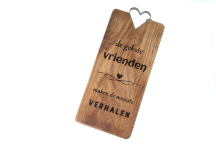 Eikenhouten plank met hartje 'vrienden'